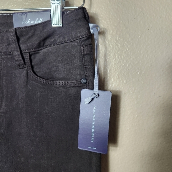 NYDJ Petite Straight Fit Brown Fleur De Lis Embellished Pocket Jeans-Size 6P NWT - Picture 3 of 12